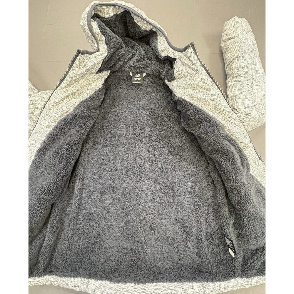 Women’s New Balance Chevron Puffer Jacket Fleece Lined Hooded Zip Front Size M - Picture 11 of 11